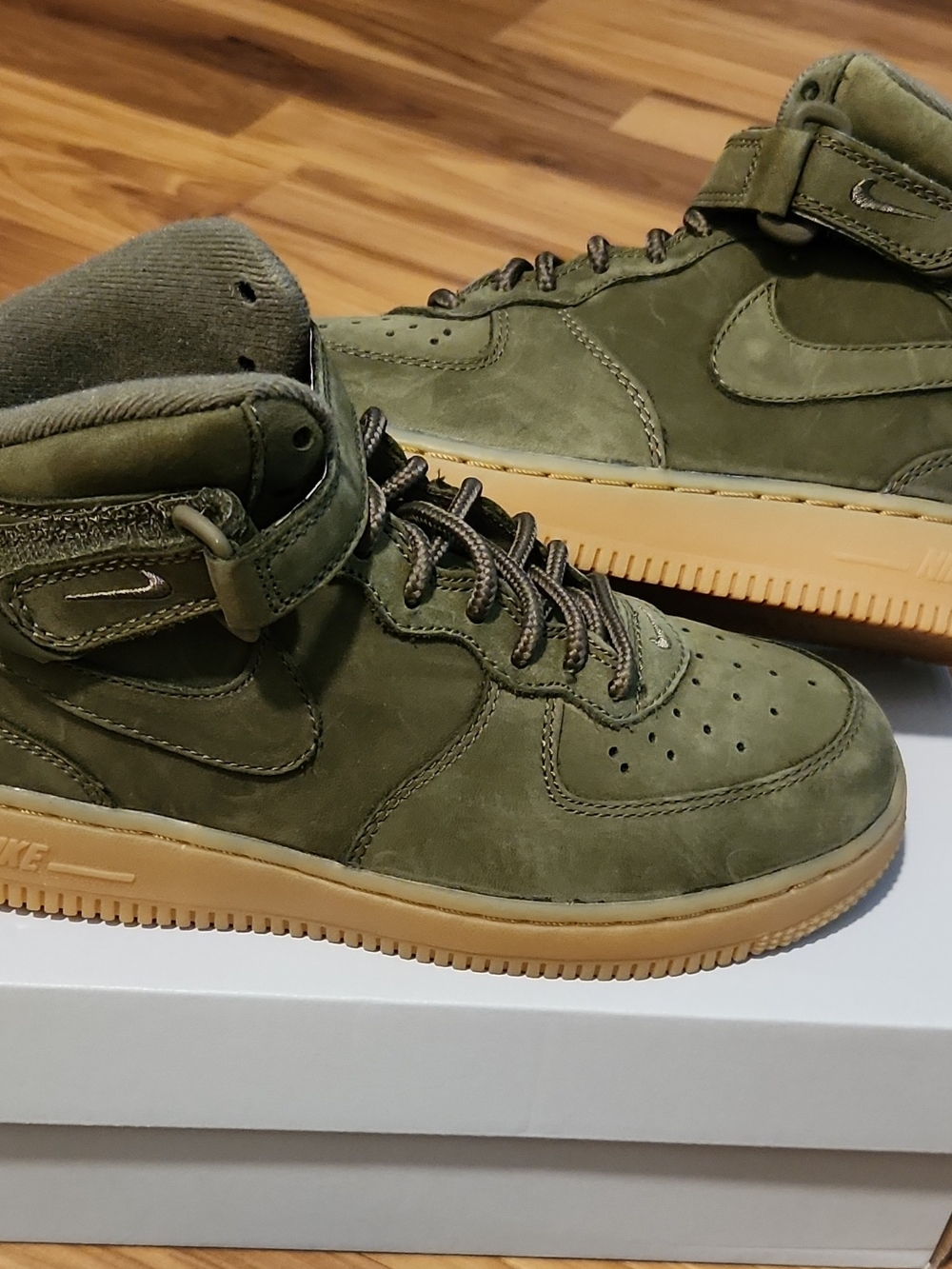 3 youth Air Force 1 Mid Wb PS 'Medium Olive Gum' Size 3Y,  youth New with box